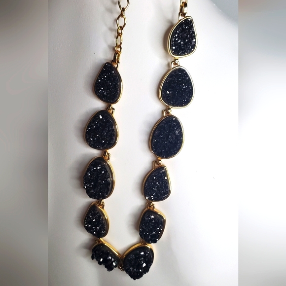 Necklace In Black Druzy Azurite And Gold Frame - Picture 5 of 7